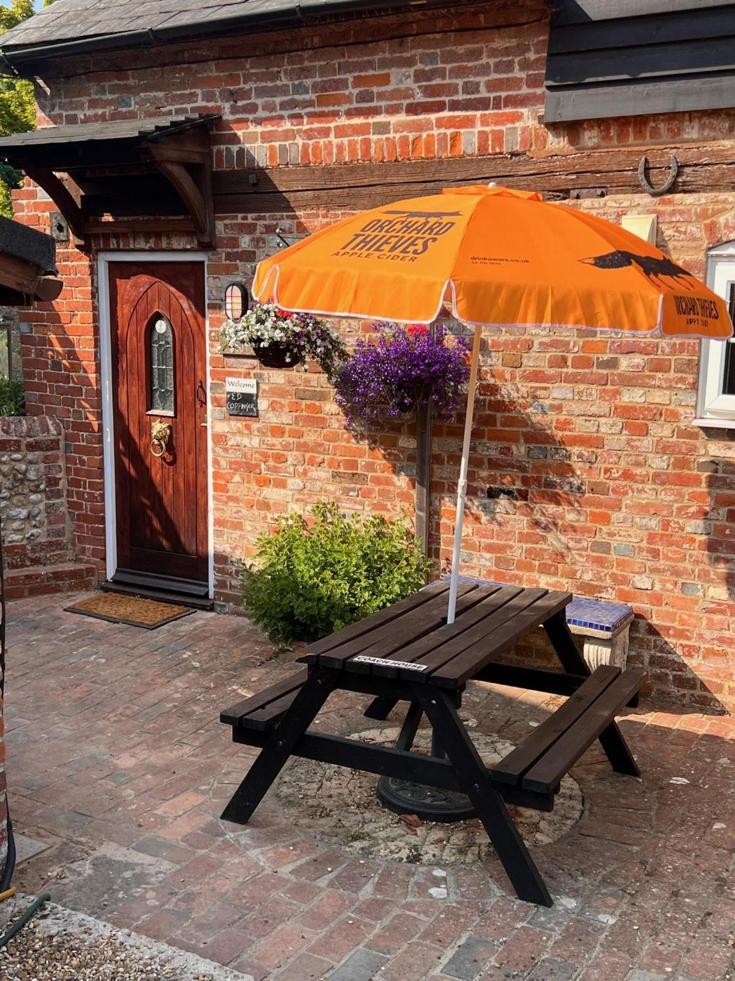 Hunston Mill Self Catering Dog Stay For Free شيشستر المظهر الخارجي الصورة