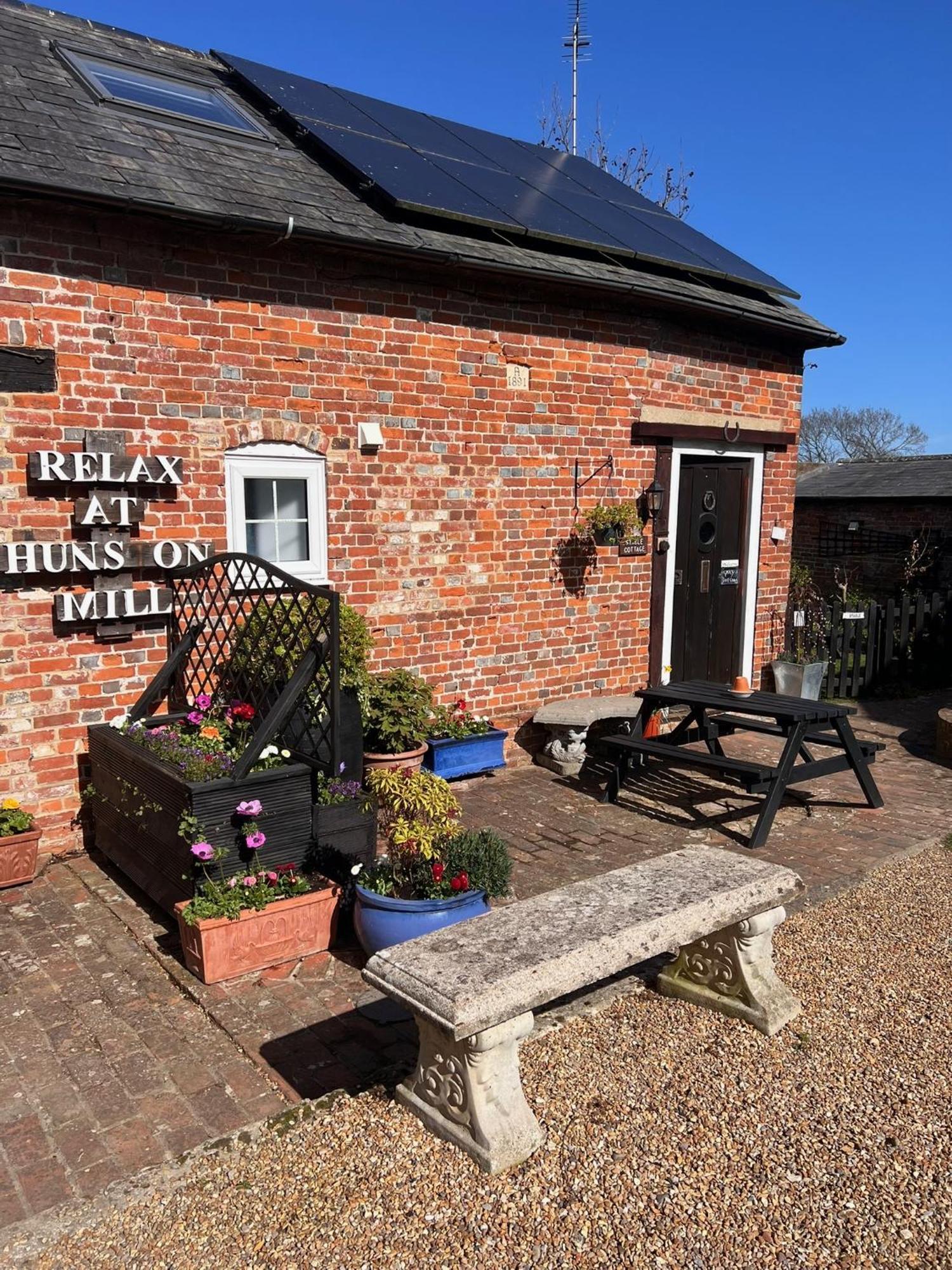 Hunston Mill Self Catering Dog Stay For Free شيشستر المظهر الخارجي الصورة