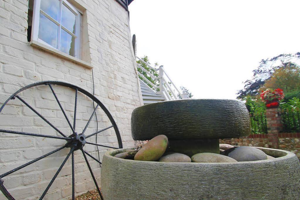 Hunston Mill Self Catering Dog Stay For Free شيشستر المظهر الخارجي الصورة